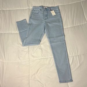Light wash Forever 21 High Rise Skinny Jeans